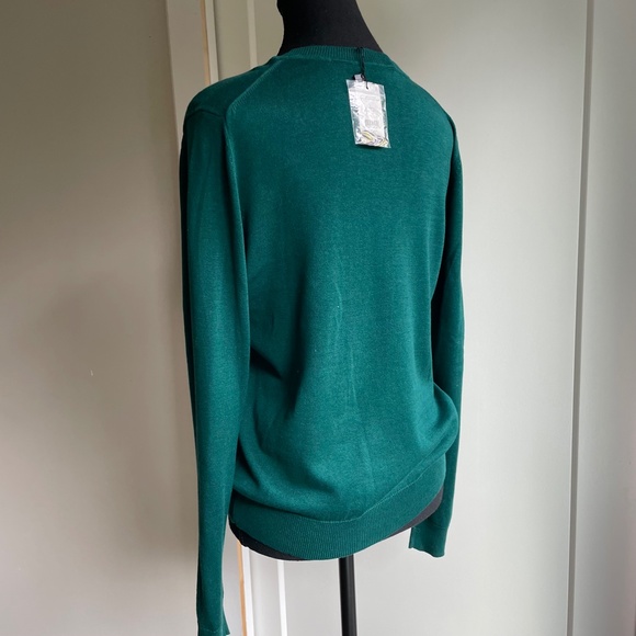 Tuk in Light Sweater Green with Tropical Pin Up Girl  Motif NWT - Picture 10 of 12